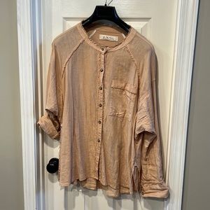 Free People Shirt in a Bisque Color, Size Small, New Condition.